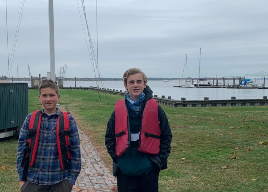 Ian Gosse and Lenny Warren, both ‘24, ready themselves for the open waters ahead!
